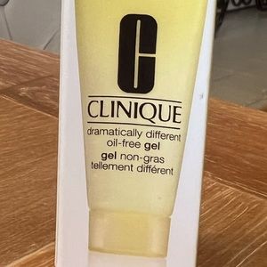 Dramatically different oil free gel